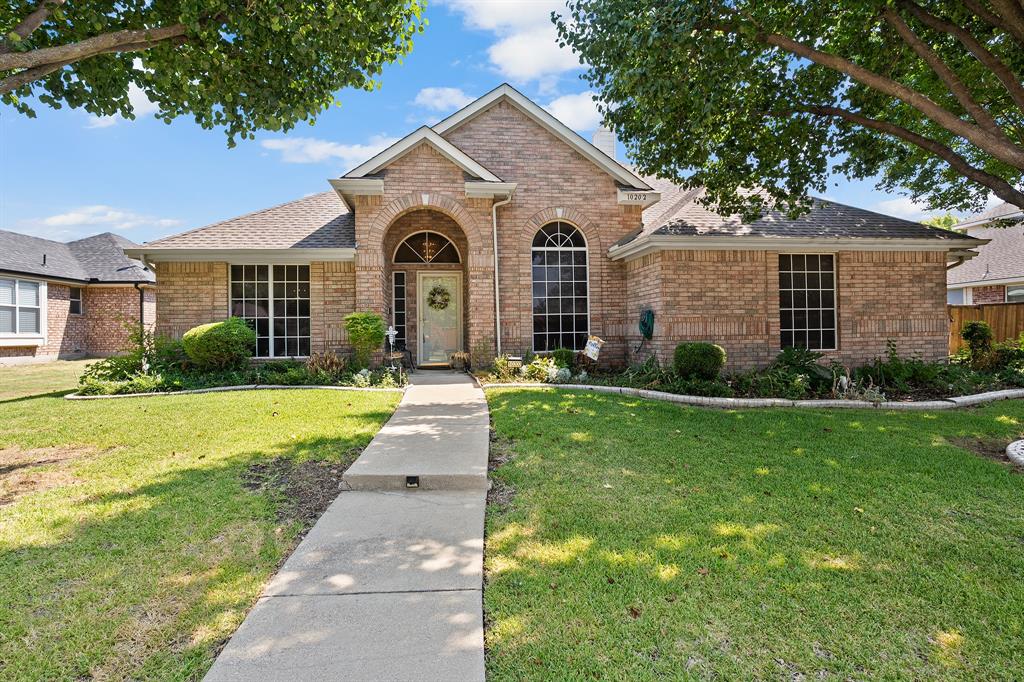 10202 Bent Tree Drive Property Photo 1