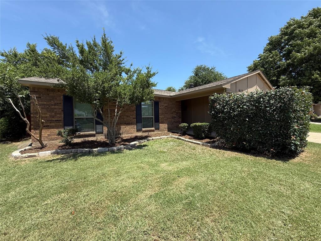 615 Wandering Way Drive Property Photo 1