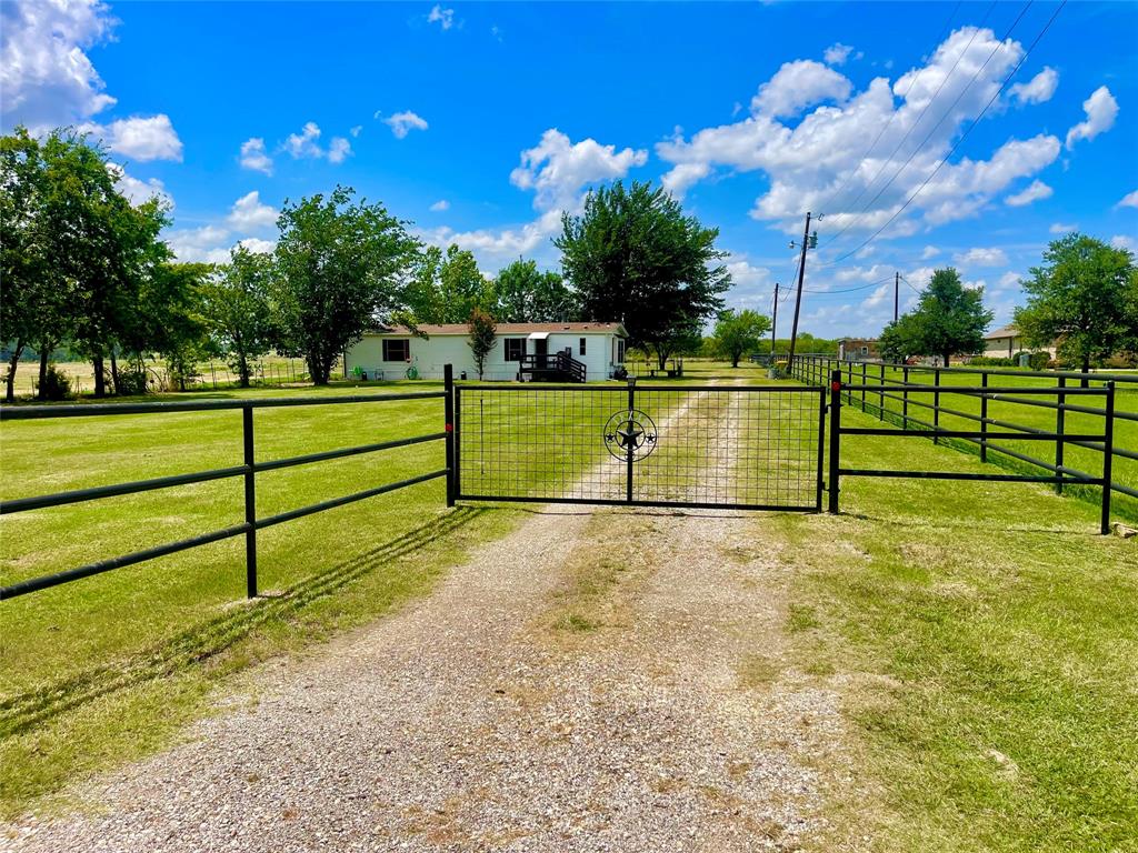 9516 County Road 513 Property Photo 1
