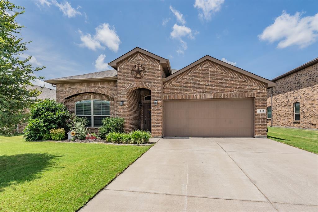 1719 Cross Creek Lane Property Photo 1