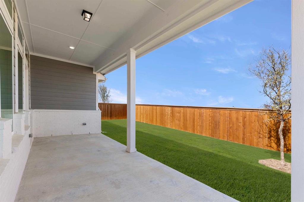 1021 Golden Galaxy Property Photo 3