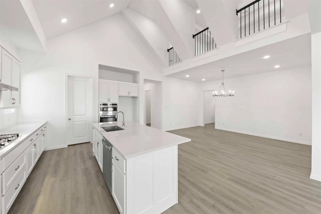 1021 Golden Galaxy Property Photo 12