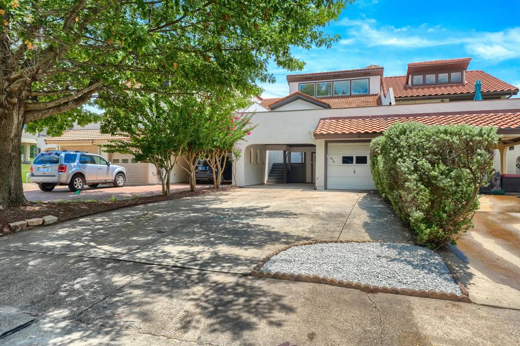 3019 Lakeside Drive Property Photo 1