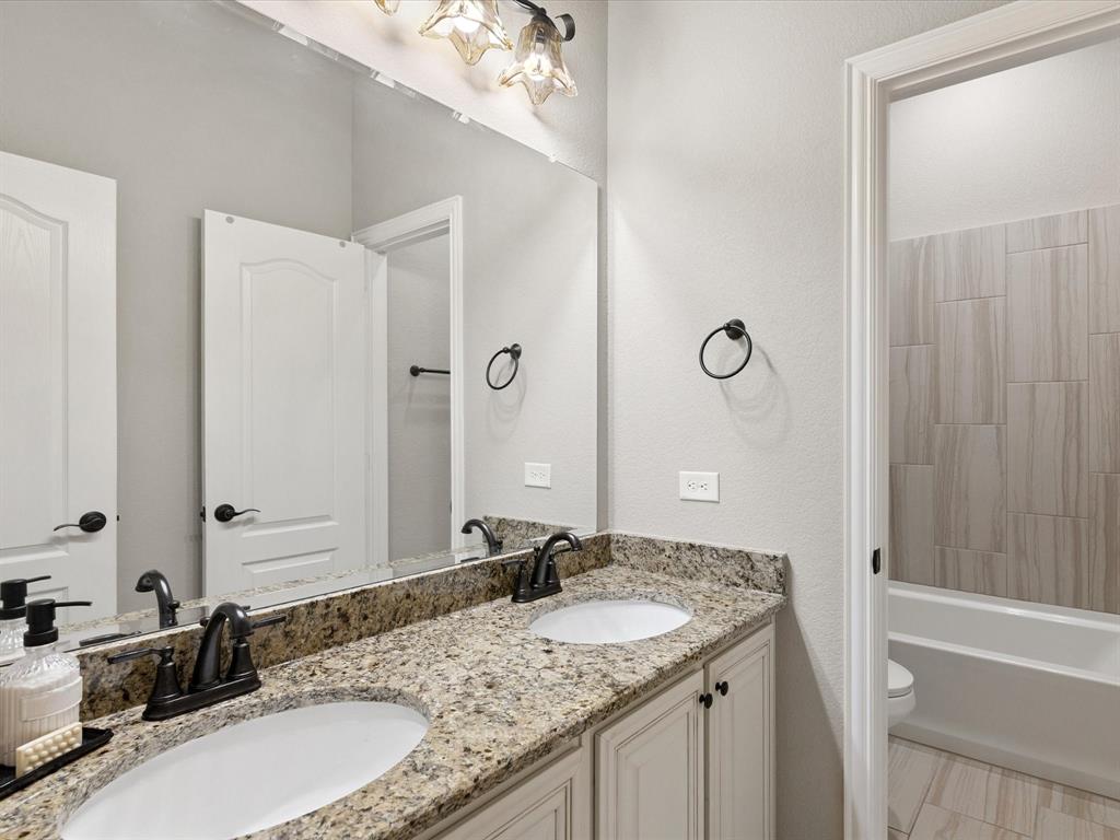 1104 Canterbury Lane Property Photo 21