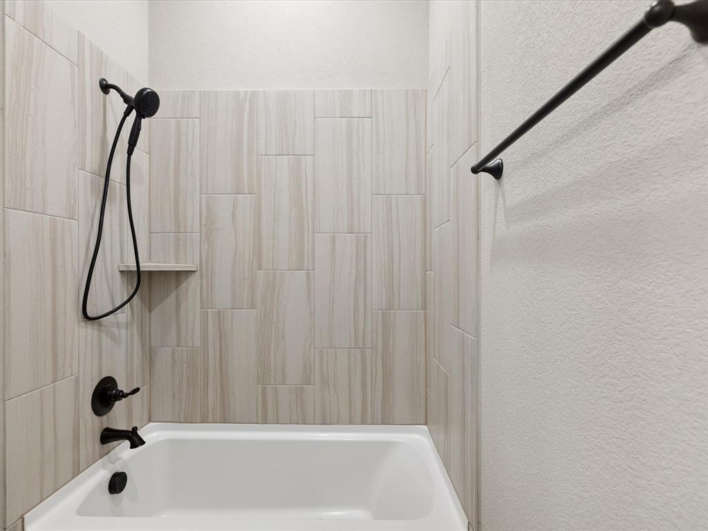 1104 Canterbury Lane Property Photo 22