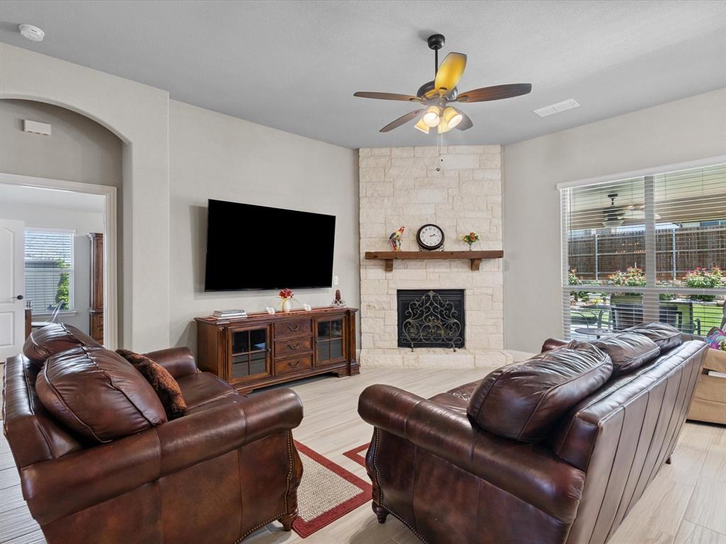 1104 Canterbury Lane Property Photo 32