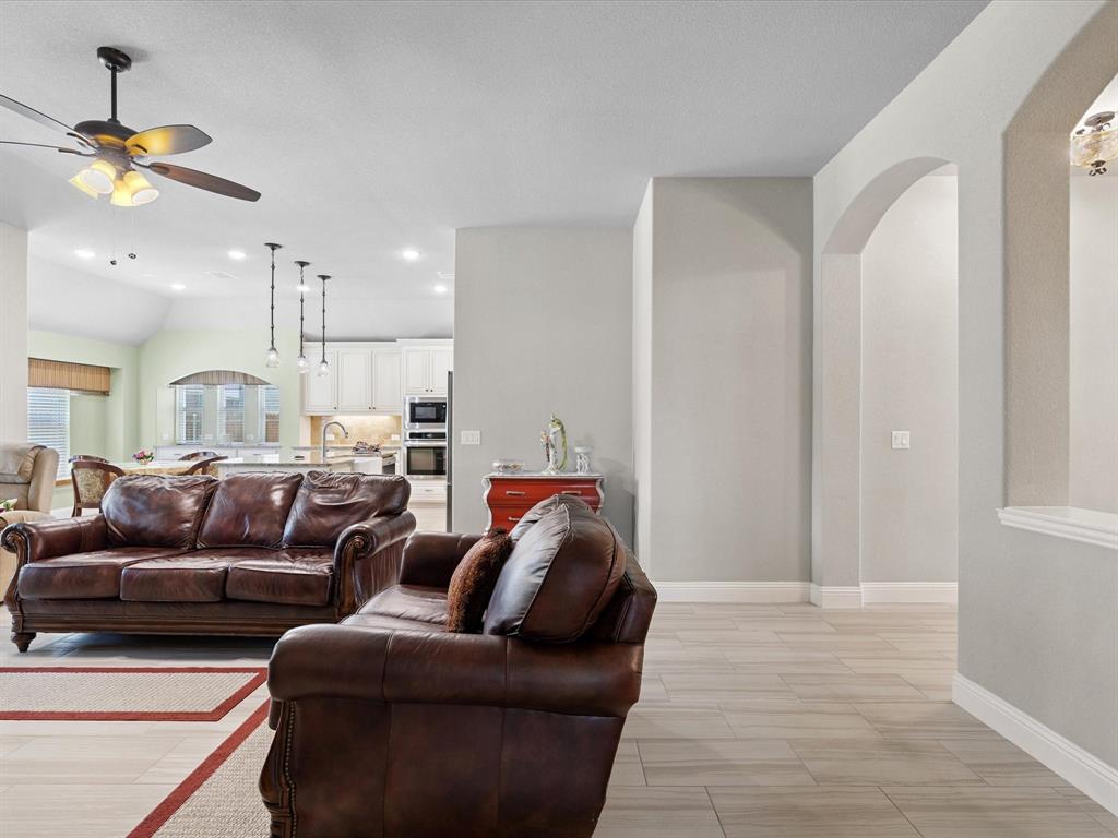 1104 Canterbury Lane Property Photo 34