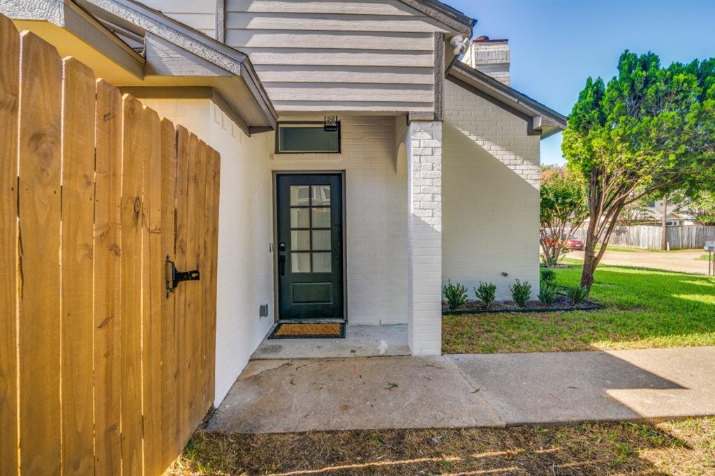 716 Versailles Street Property Photo 1