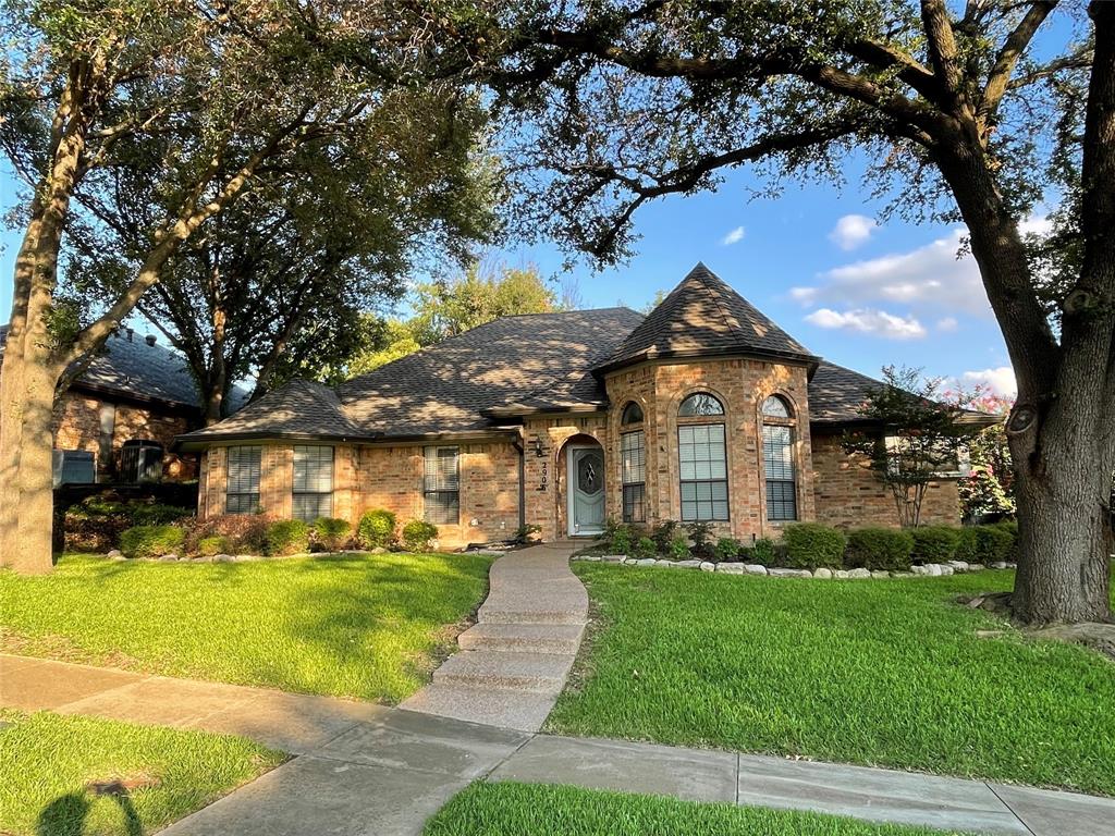 2906 Cambridgeshire Drive Property Photo 1