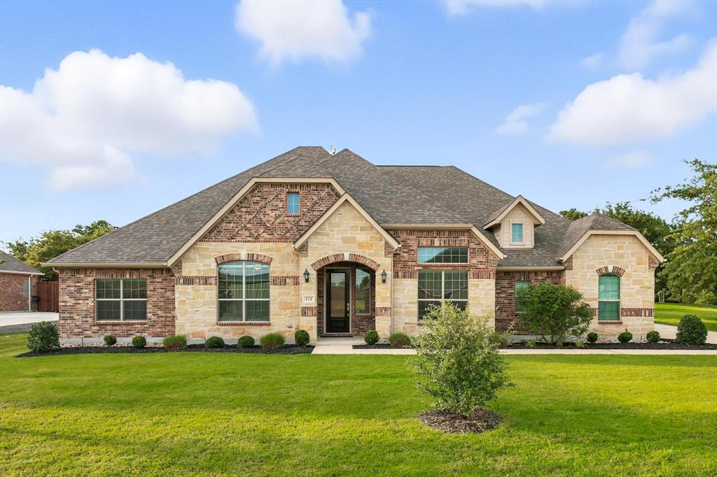 121 Willow Oak Property Photo 1