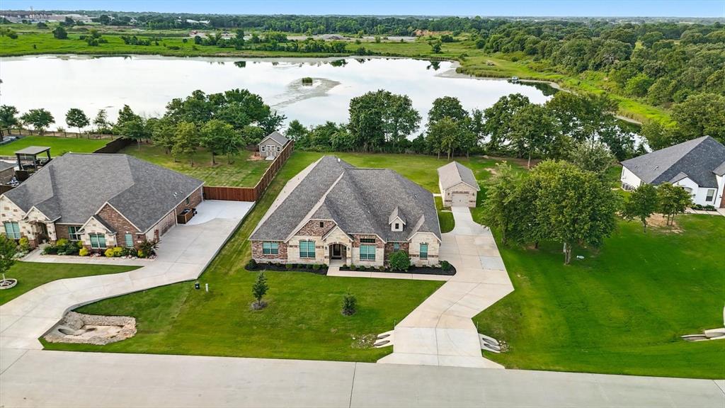 121 Willow Oak Drive Property Photo 1