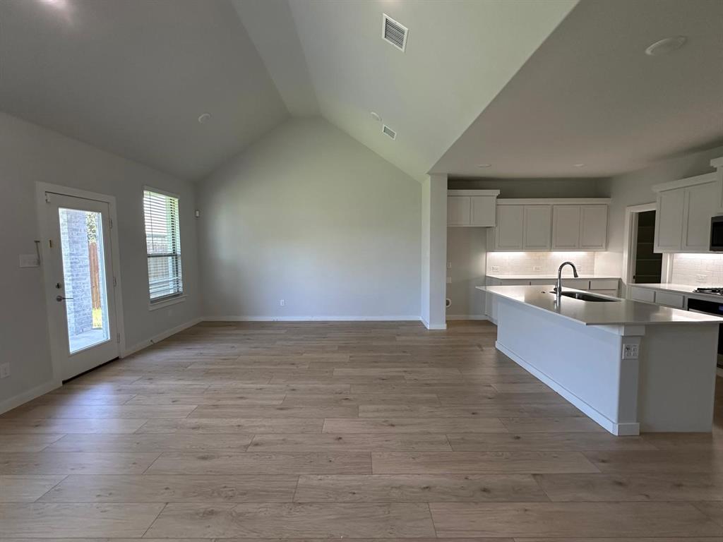 1103 Mahogany Property Photo 1