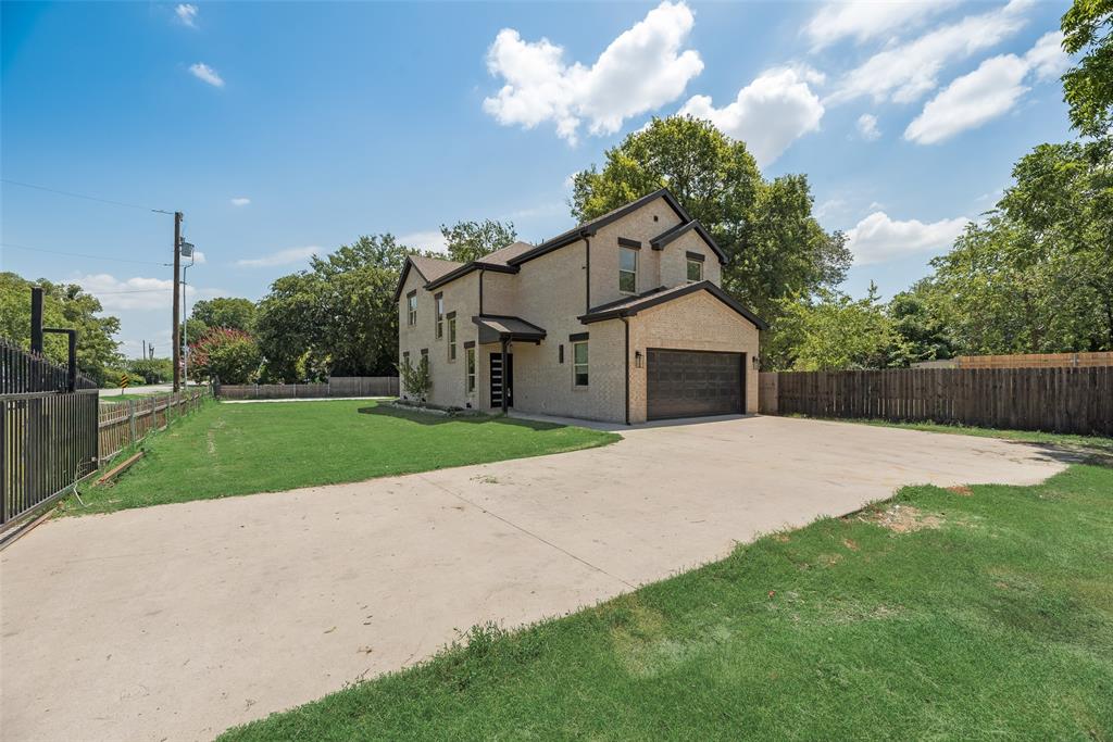 1030 Lyle Street Property Photo 1