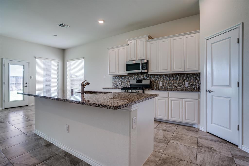 421 Maverick Street Property Photo 1