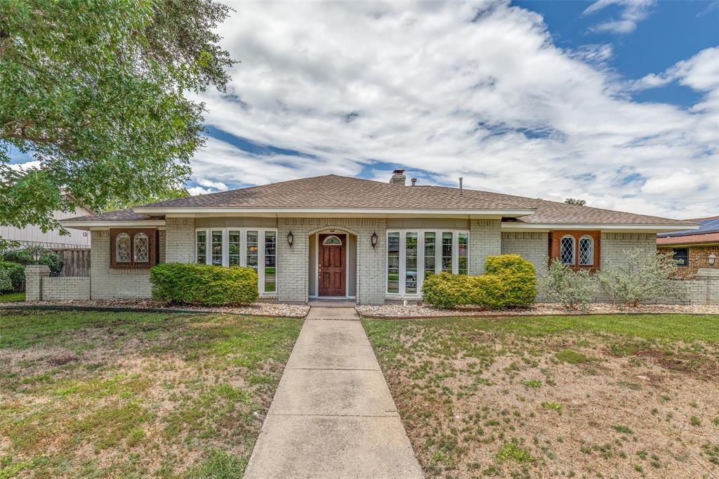 1020 Nottingham Drive Property Photo 1