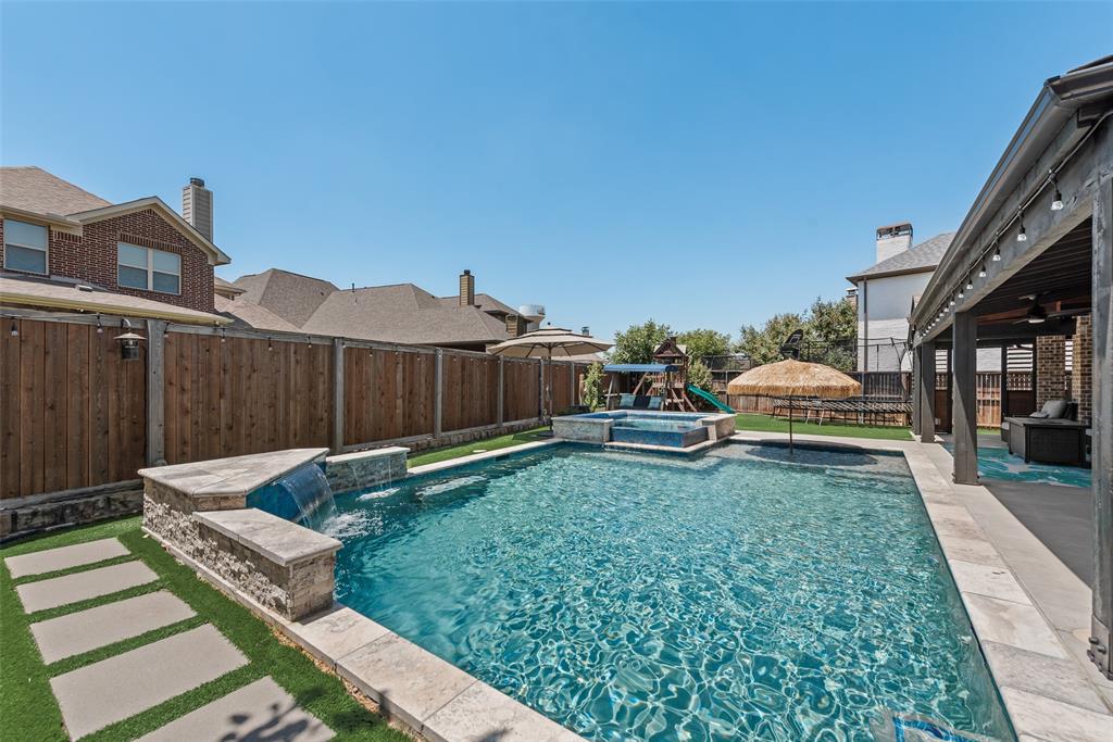 1504 Grove Drive Property Photo 1