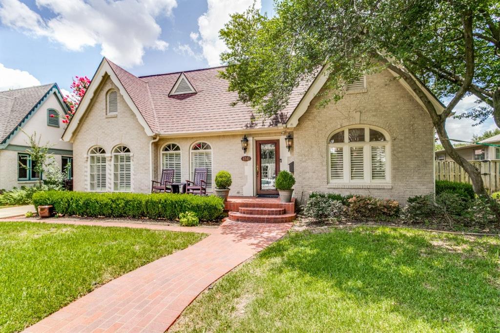 4541 N Versailles Avenue Property Photo 1