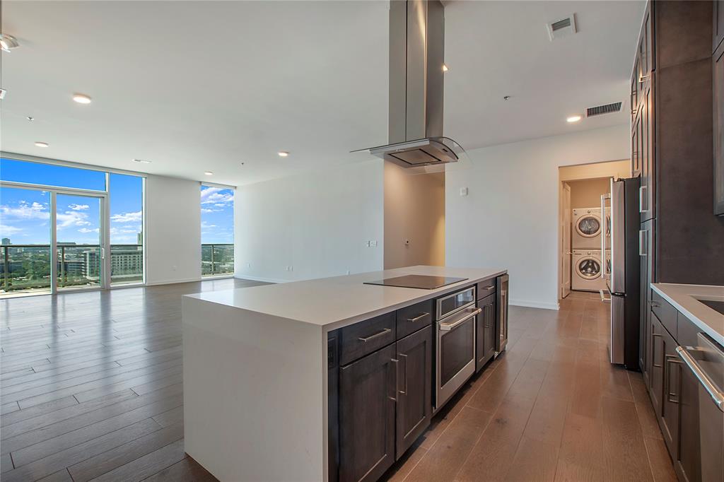 6911 Cowboys Way 1704 Property Photo 1