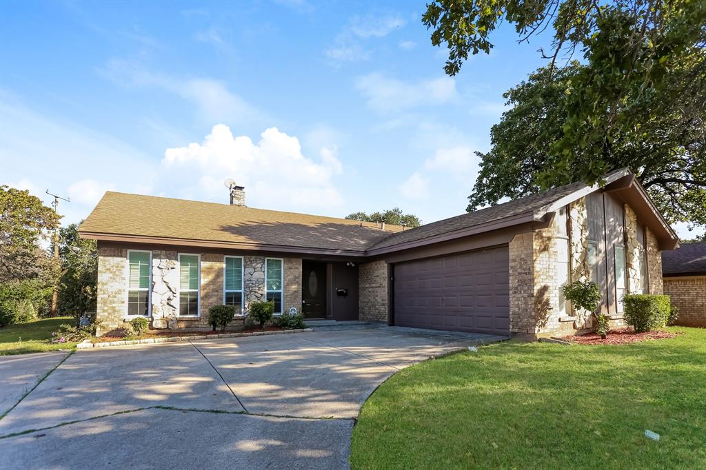 7355 Greenacres Drive Property Photo 1