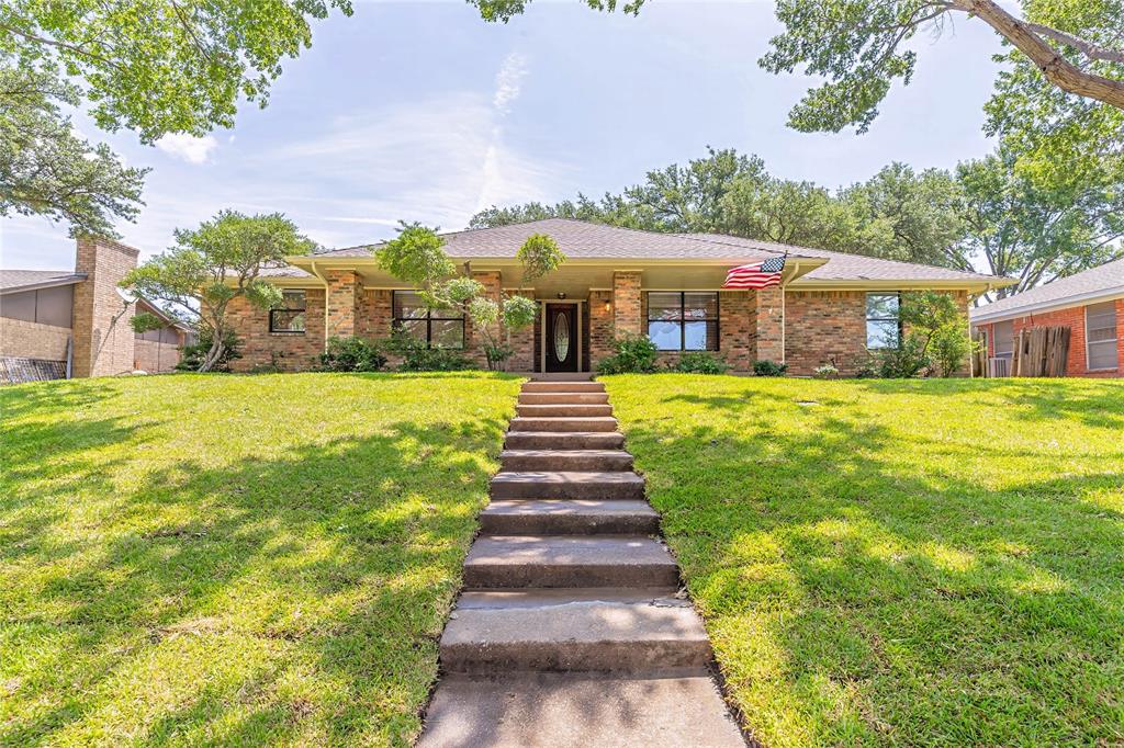 2017 Wellington Drive Property Photo 1