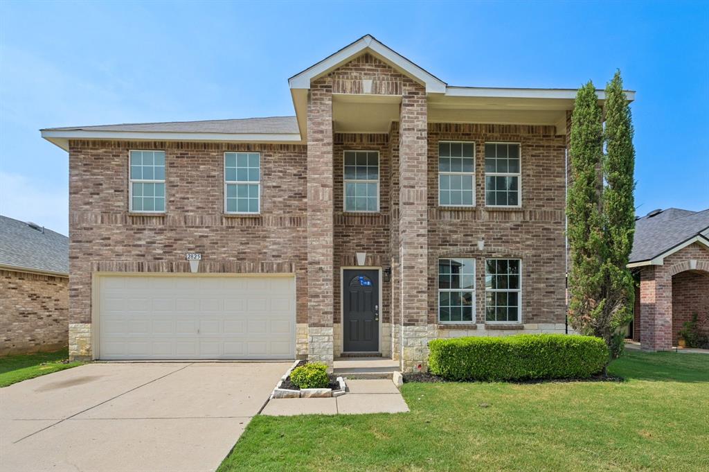 2825 Desert Drive Property Photo 1