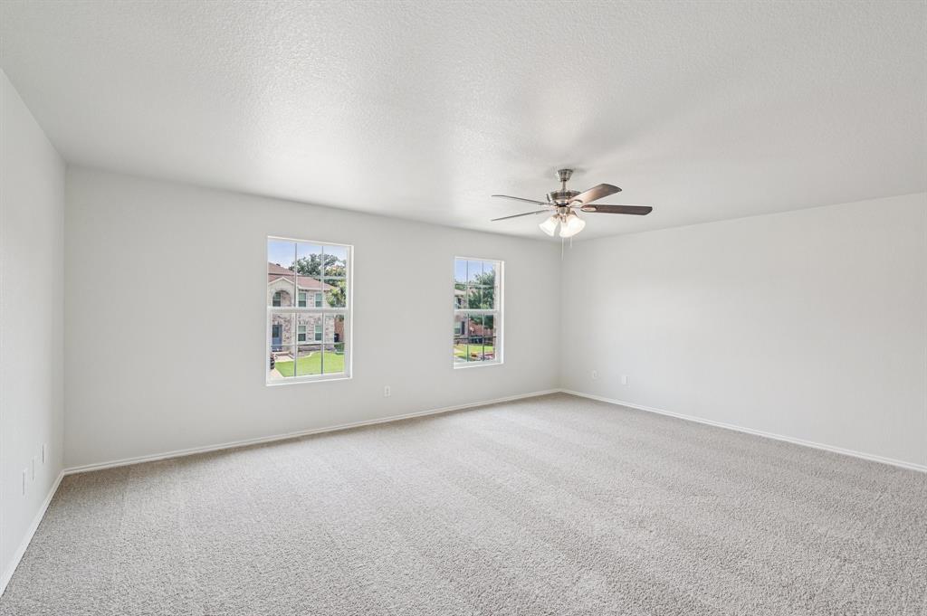 2825 Desert Drive Property Photo 5