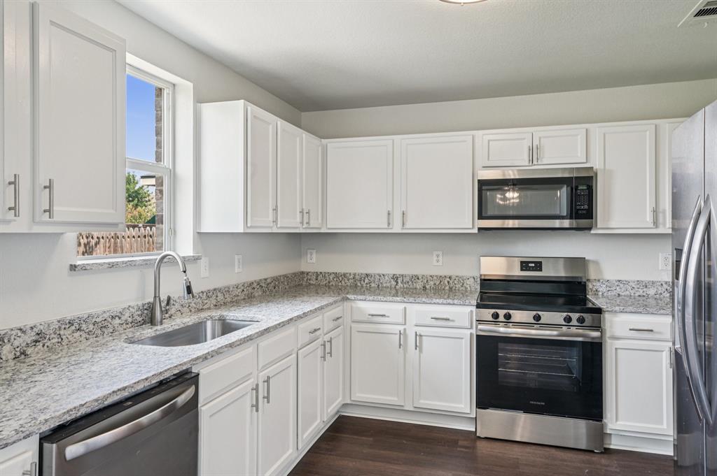 2825 Desert Drive Property Photo 6