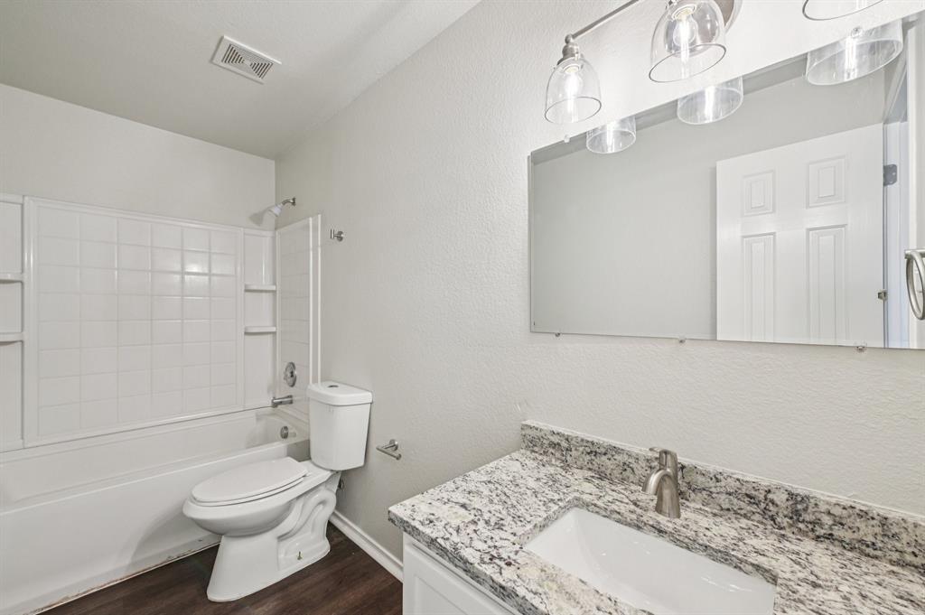 2825 Desert Drive Property Photo 10