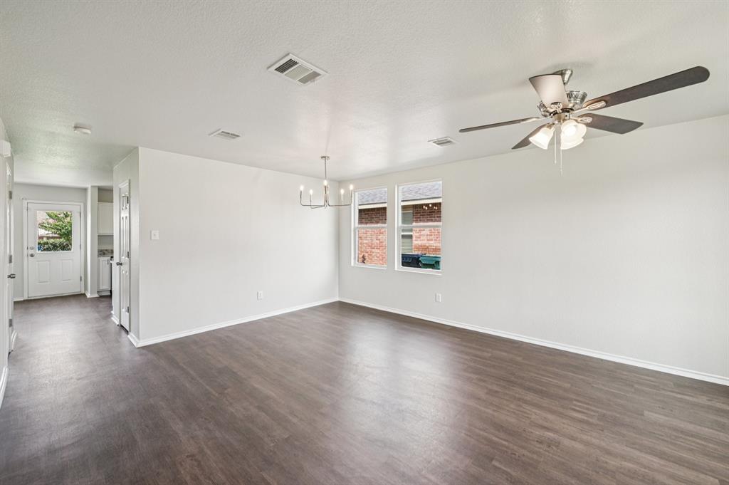 2825 Desert Drive Property Photo 15