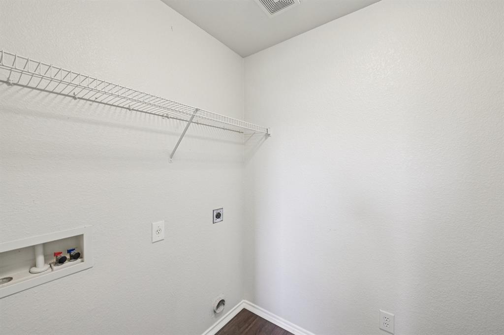 2825 Desert Drive Property Photo 24