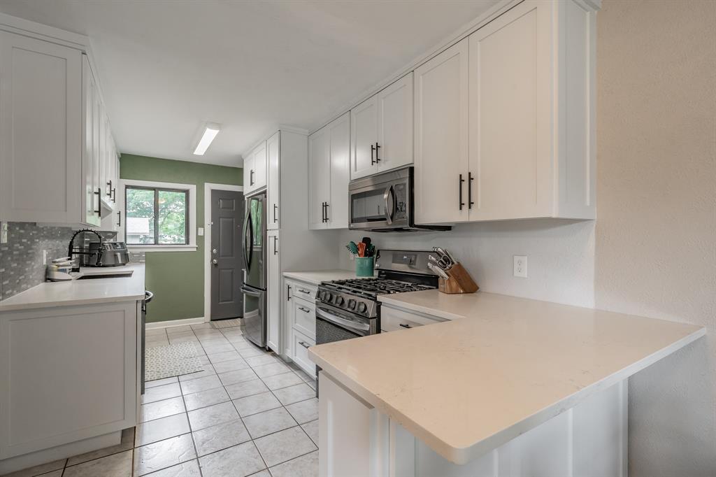 600 Brookfield Drive Property Photo 1