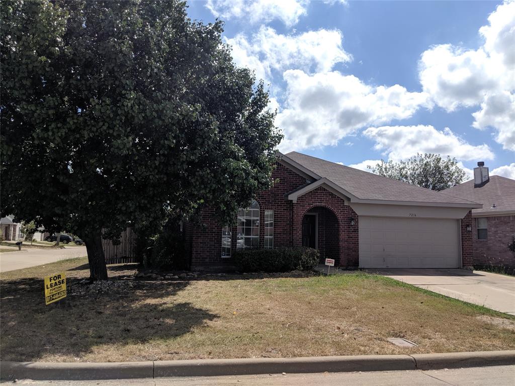 7216 Park Creek Circle Property Photo 1