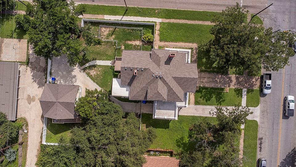 2420 Colcord Avenue Property Photo 3