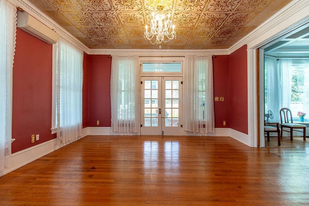 2420 Colcord Avenue Property Photo 8