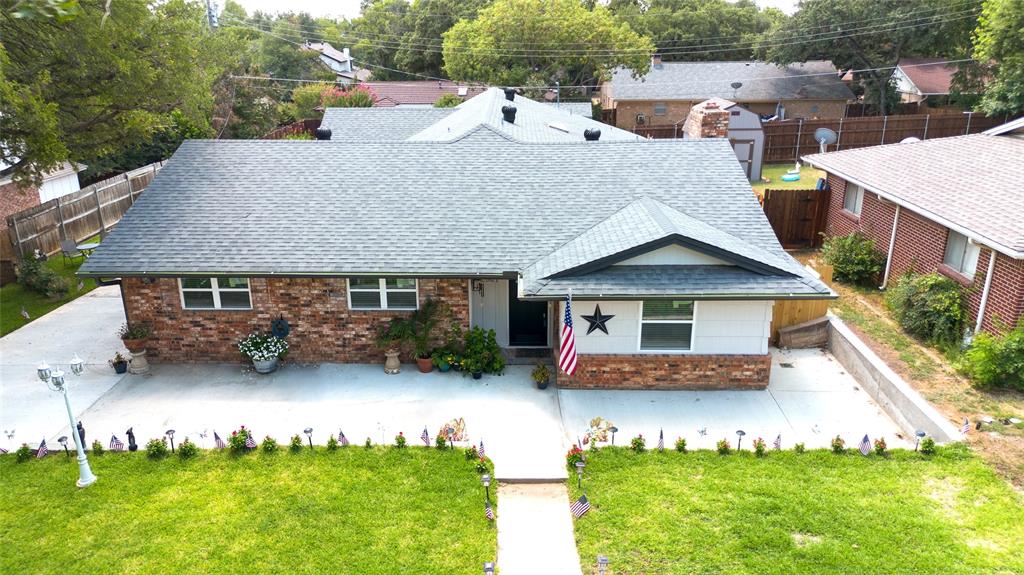 1821 Kynette Drive Property Photo 1