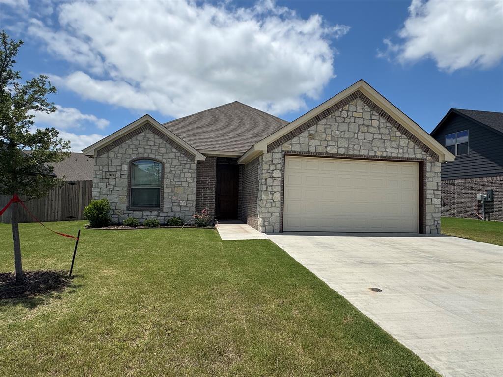 1317 Oleander Drive Property Photo 1