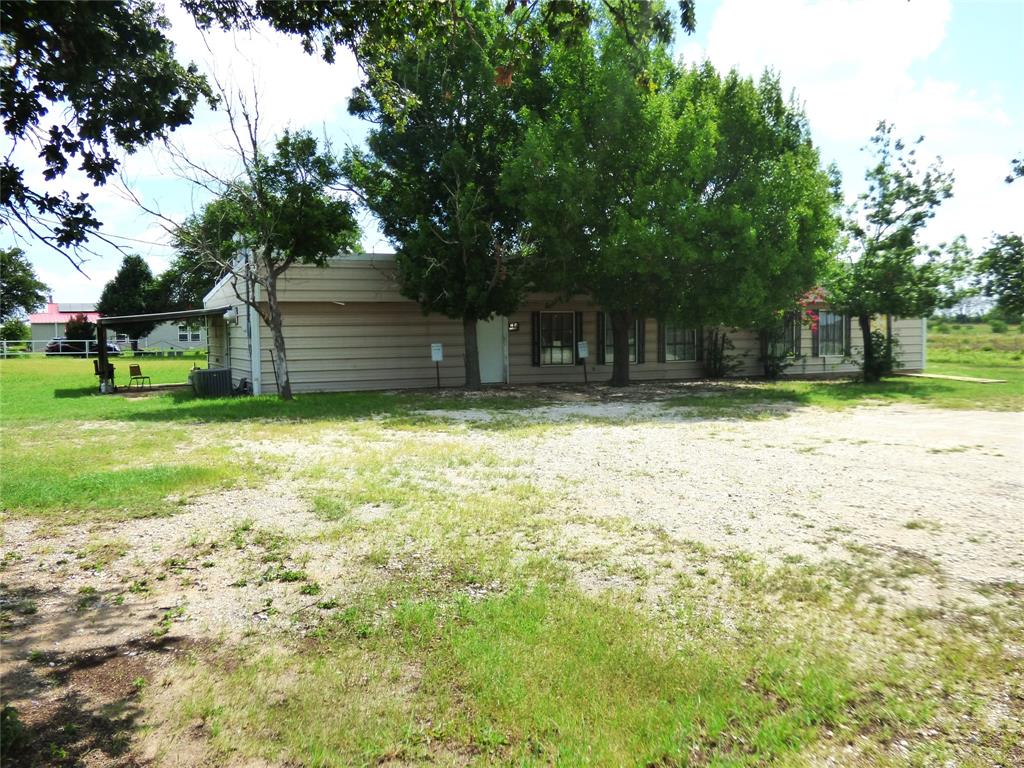 102 N Highway 6 Property Photo 2