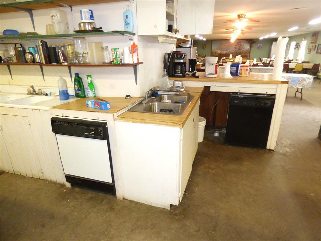 102 N Highway 6 Property Photo 9