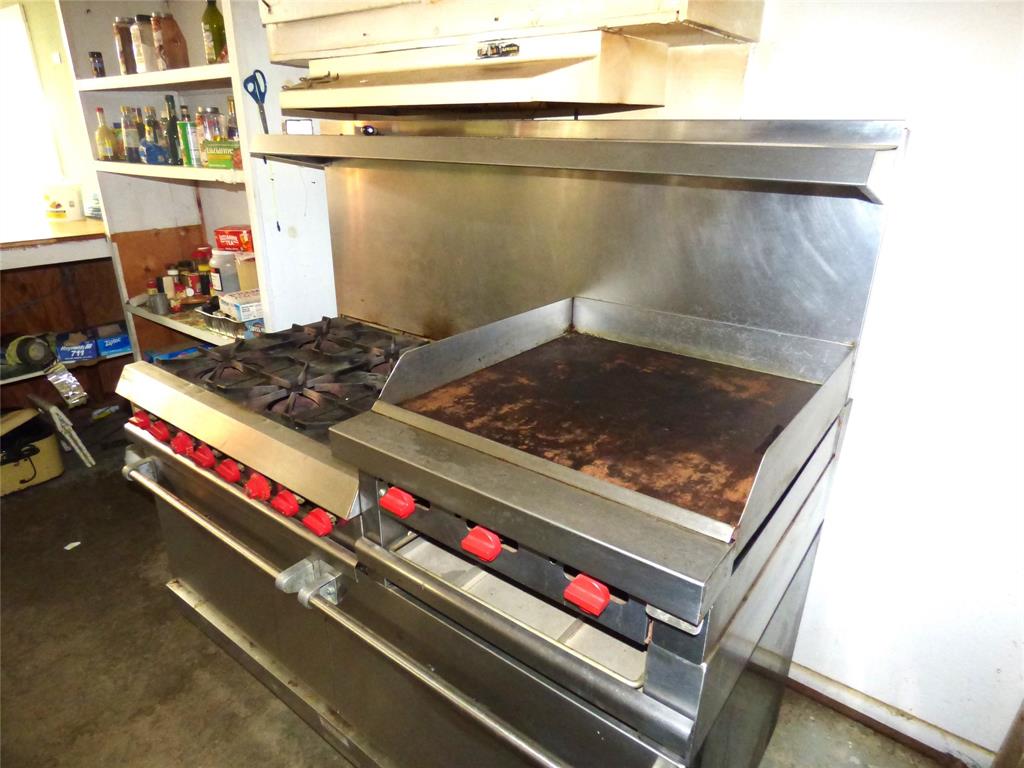 102 N Highway 6 Property Photo 20