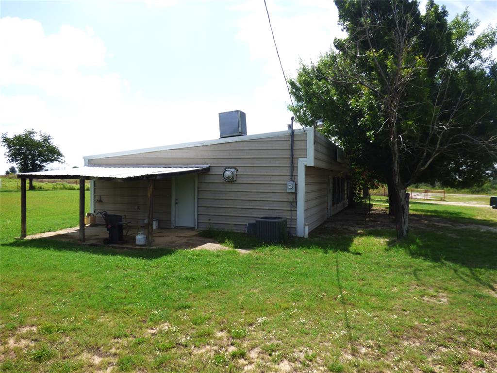 102 N Highway 6 Property Photo 26