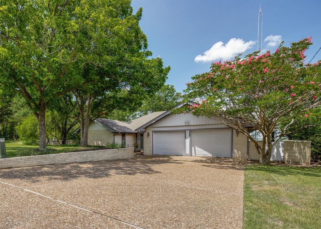 674 Russwood Drive Property Photo 1