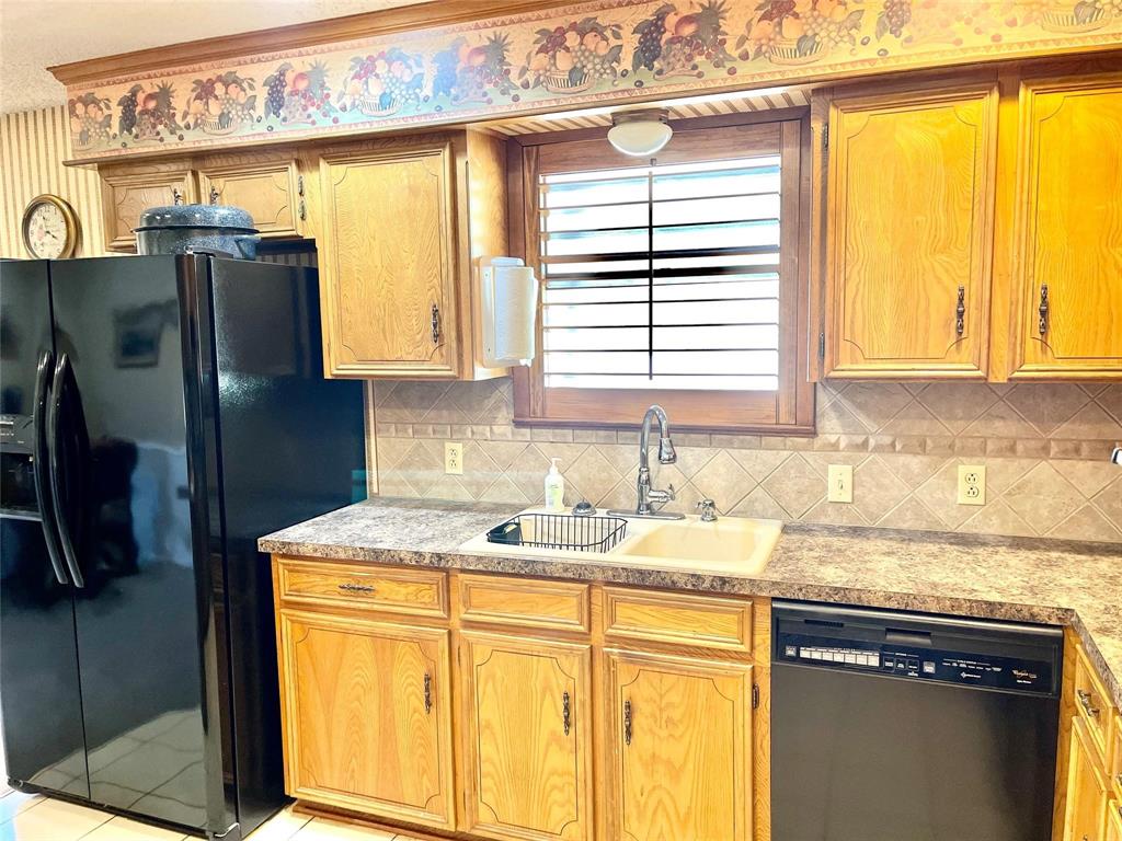 710 S Main Street Property Photo 9