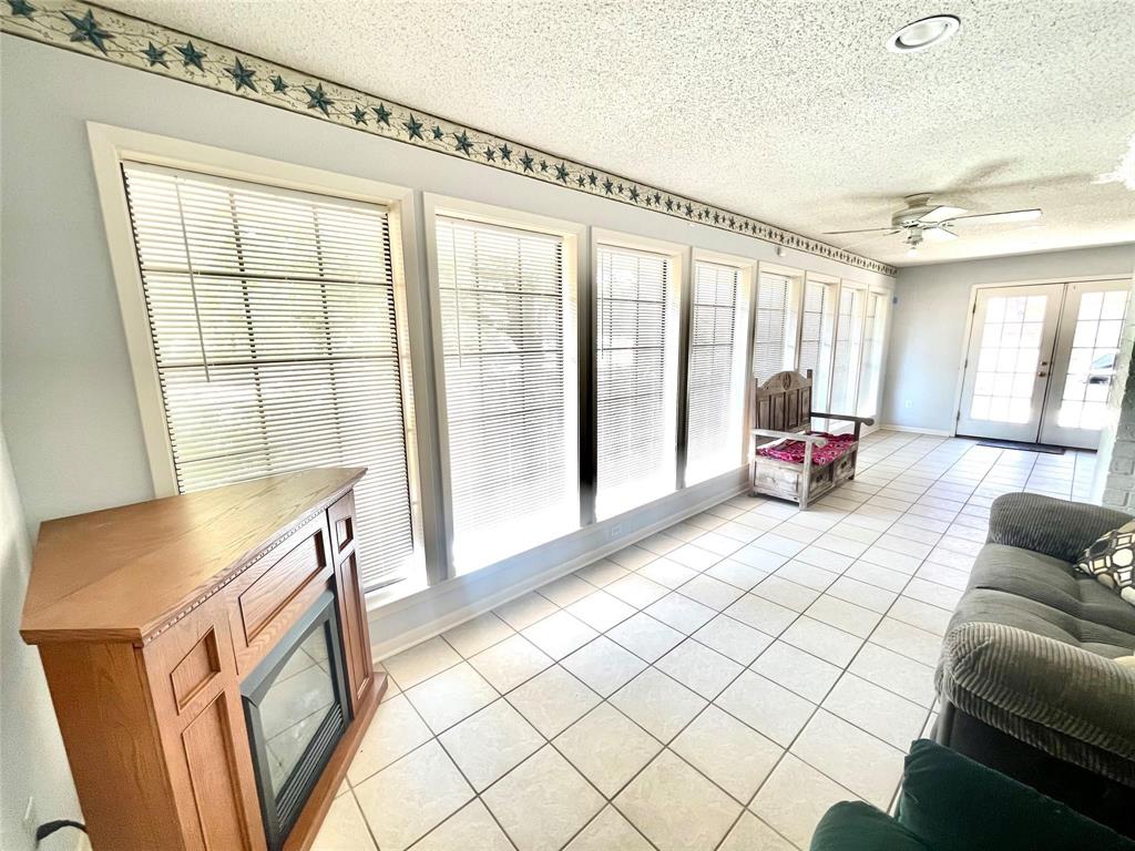 710 S Main Street Property Photo 21