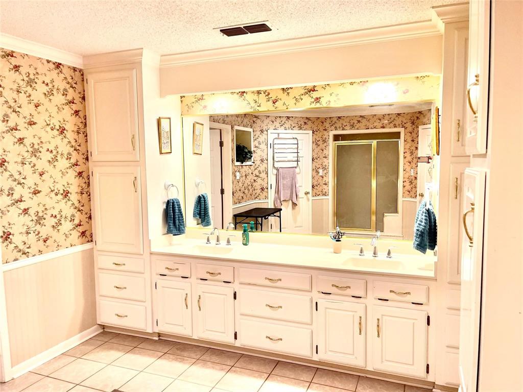 710 S Main Street Property Photo 27