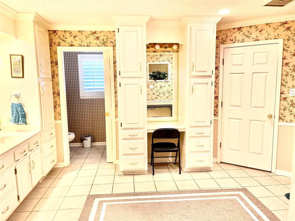 710 S Main Street Property Photo 28