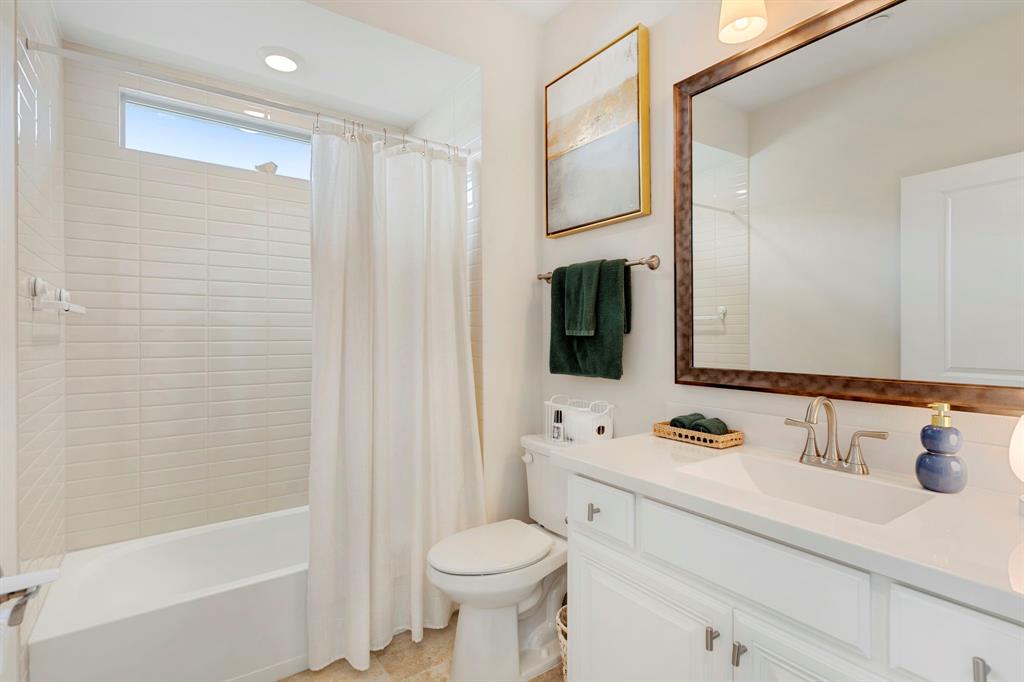 2738 Westbank Trail Property Photo 19