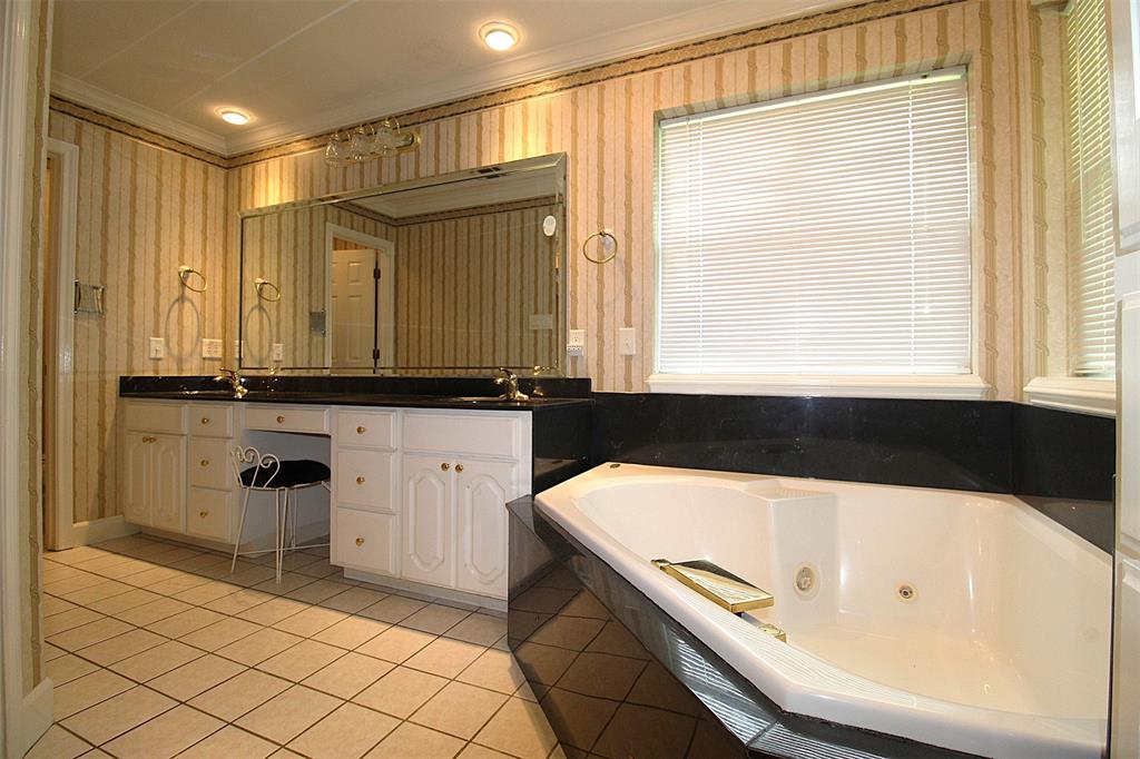 138 Weatherby Drive Property Photo 17
