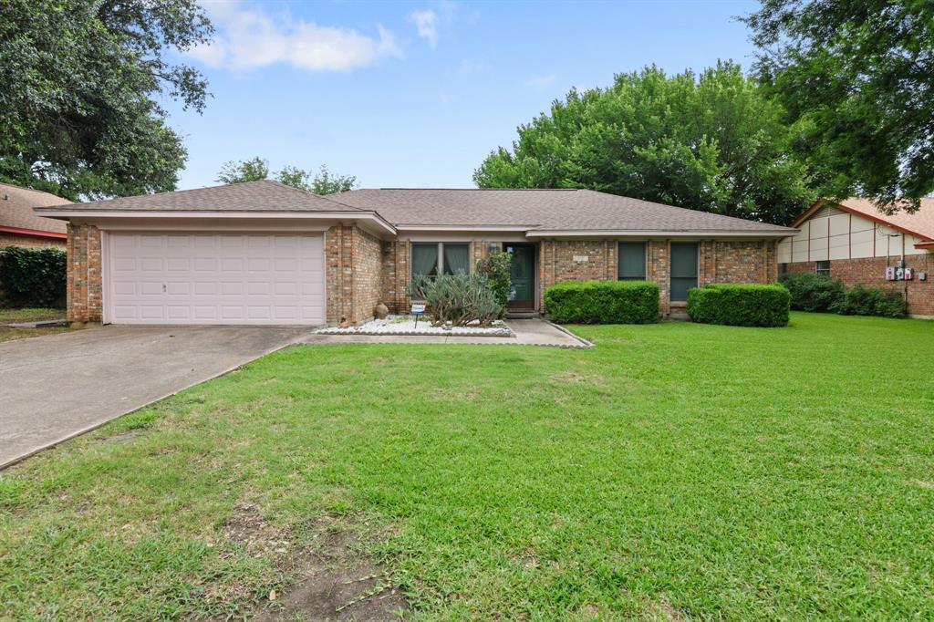 6921 Meadow Park Property Photo 1