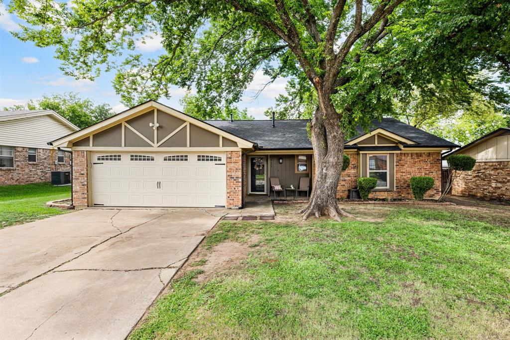 417 E Vine Street Property Photo 1