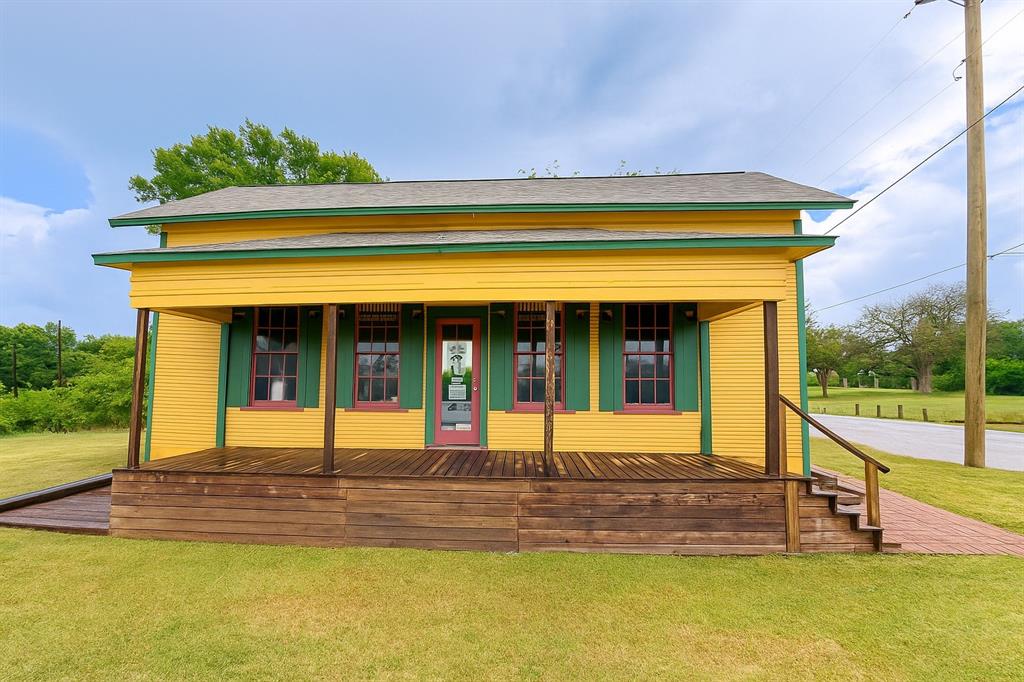 707 N Us 377 Property Photo 1